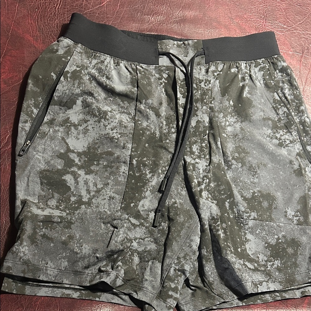 Lululemon 7” shorts